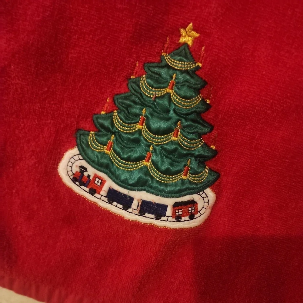 Vintage Towel set Christmas Tree Red Green Embroidered Bath towel set Decorative